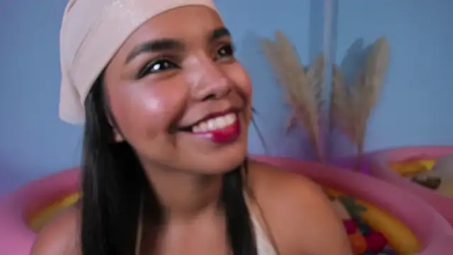 zoe roux21 online show from 21, 3, 2025