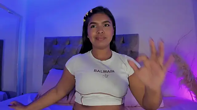 zoe roux21 online show from 14, 1, 2026