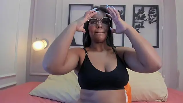 zoe roux21 online show from 16, 11, 2025