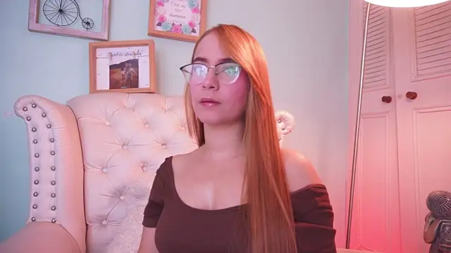 honey fox1 online show from 17, 4, 2026