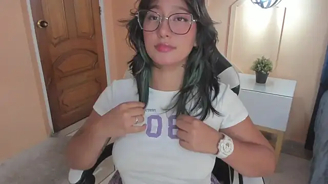 Yazmin rouse online show from 28, 2, 2025