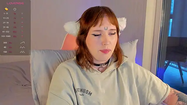 Snapshot of Spliti_moon chatting on 18, 10, 2025 Spliti moon online show from 18, 10, 2025