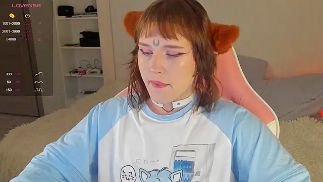 Snapshot of Spliti_moon chatting on 12, 10, 2025 Spliti moon online show from 12, 10, 2025