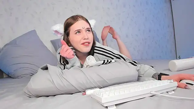 Snapshot of Spliti_moon chatting on 8, 2, 2025 Spliti moon online show from 8, 2, 2025