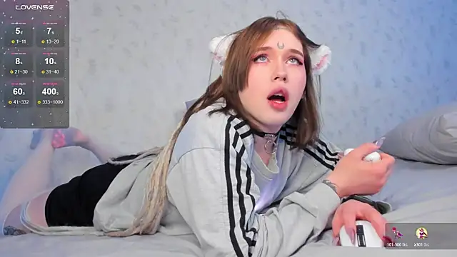 Snapshot of Spliti_moon chatting on 4, 2, 2025 Spliti moon online show from 4, 2, 2025