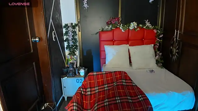 SexyNaf online show from 17, 12, 2025