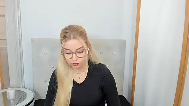 KristyHoney online show from 7, 3, 2025