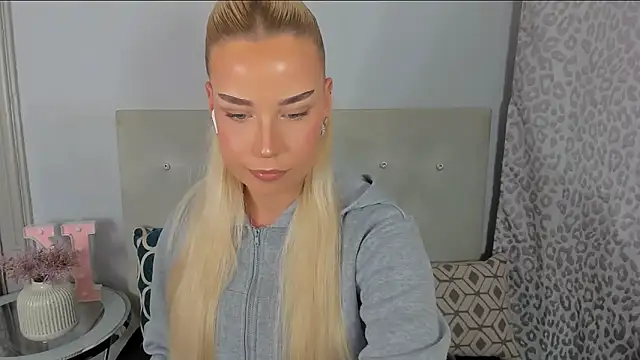 Snapshot of KristyHoney chatting on 11, 5, 2026 KristyHoney online show from 11, 5, 2026