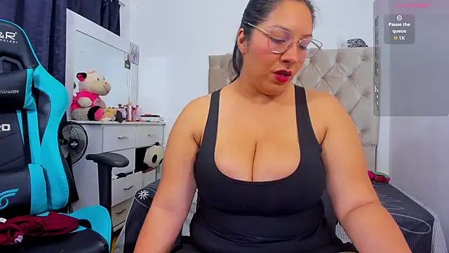 lulu ferrer online show from 14, 11, 2025