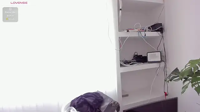 RoxyRoss  online show from 26, 9, 2025