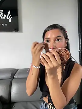 RoxyRoss  online show from 21, 2, 2025