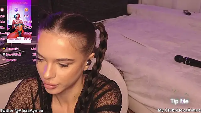 AlexaAimee online show from 3, 3, 2025