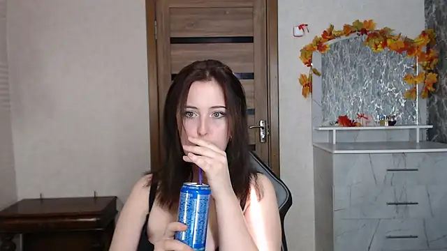 Kristy-Max online show from 10, 10, 2025