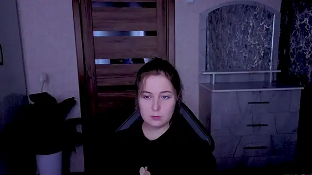 Snapshot of Kristy-Max chatting on 4, 7, 2026 Kristy-Max online show from 4, 7, 2026