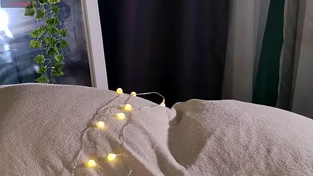 SunnyRisha online show from 4, 10, 2025