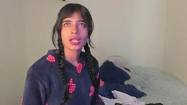 Snapshot of CelesteXCute chatting on 5, 2, 2025 CelesteXCute online show from 5, 2, 2025