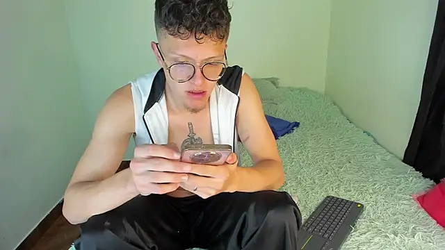 Snapshot of CelesteXCute chatting on 21, 2, 2025 CelesteXCute online show from 21, 2, 2025