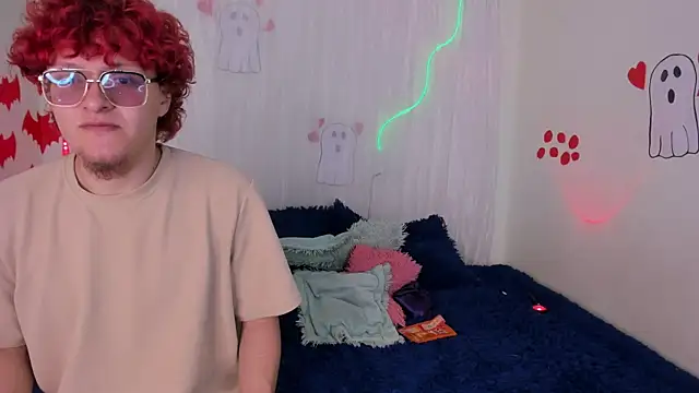 Snapshot of CelesteXCute chatting on 27, 11, 2025 CelesteXCute online show from 27, 11, 2025