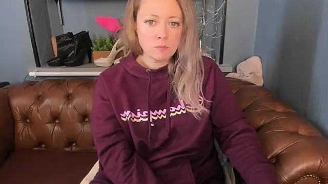 JesiaFoxi online show from 24, 6, 2026
