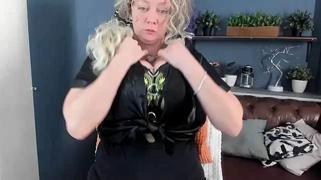 JesiaFoxi online show from 25, 2, 2026