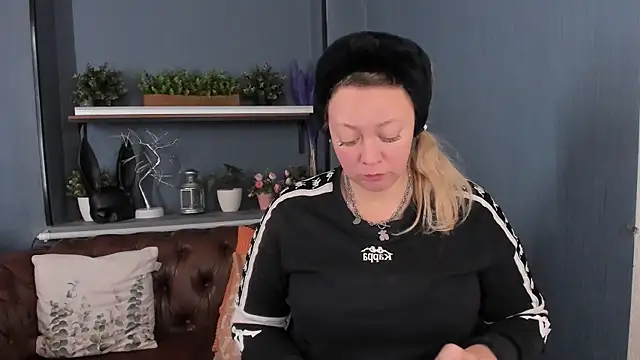 JesiaFoxi online show from 4, 10, 2025