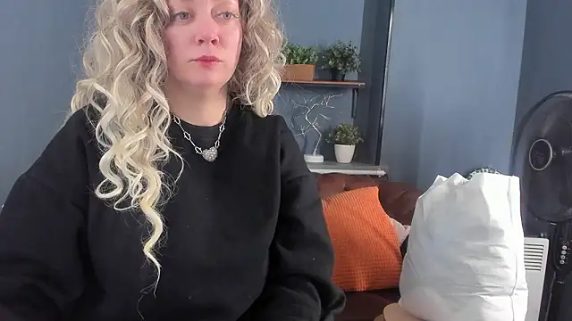 JesiaFoxi online show from 20, 2, 2026