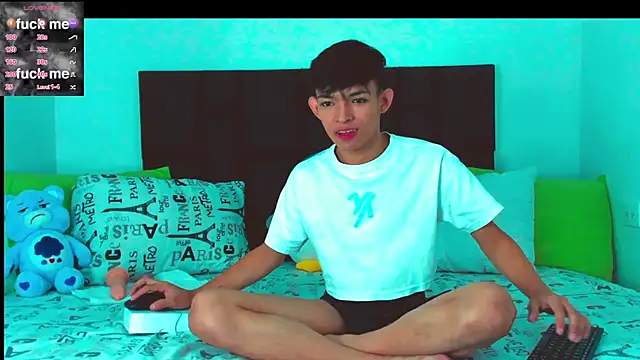 Tonny twink  online show from 16, 2, 2025