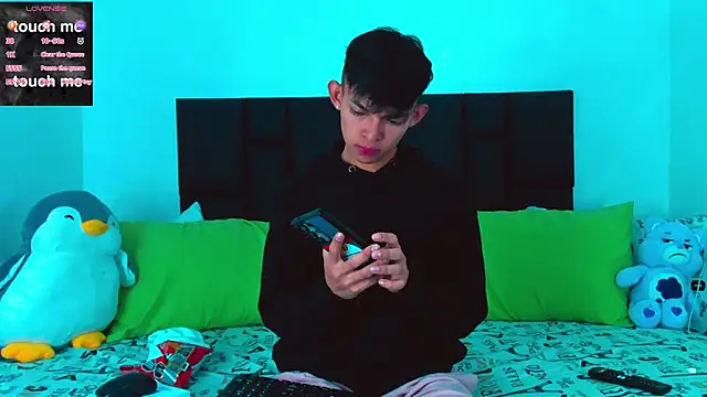 Tonny twink  online show from 8, 2, 2025