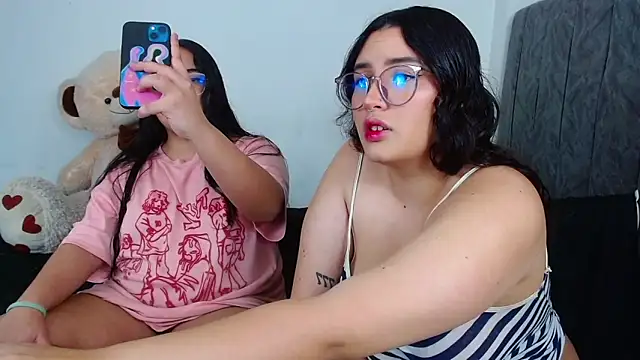 maddie-and-chelsea- online show from 5, 1, 2025