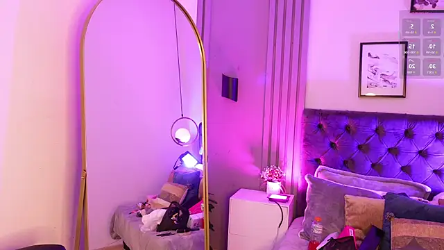 Giovanna oliveira online show from 23, 11, 2025