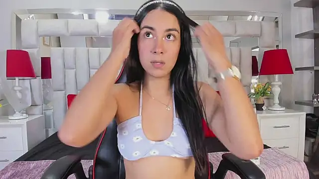 Snapshot of lyzzi_smith01 chatting on 22, 9, 2025 lyzzi smith01 online show from 22, 9, 2025