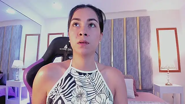 Snapshot of lyzzi_smith01 chatting on 14, 2, 2025 lyzzi smith01 online show from 14, 2, 2025