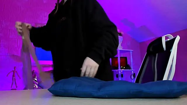 footfetish baby online show from 4, 12, 2025