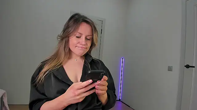 Snapshot of _cometoseeme_ chatting on 1, 2, 2026 cometoseeme online show from 1, 2, 2026