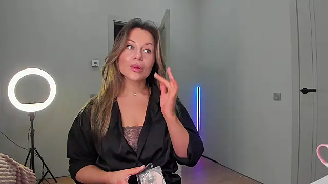 Snapshot of _cometoseeme_ chatting on 18, 1, 2026 cometoseeme online show from 18, 1, 2026