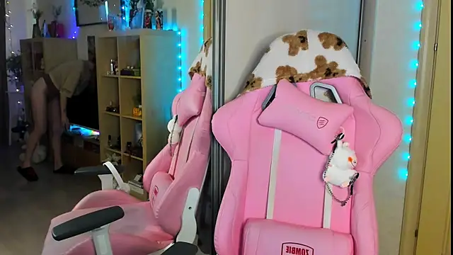 Snapshot of Sunny_Elly chatting on 12, 10, 2025 Sunny Elly online show from 12, 10, 2025