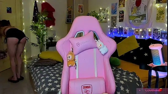 Sunny Elly online show from 10, 2, 2026