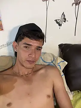 Snapshot of cristofer_988 chatting on 10, 3, 2025 cristofer 988 online show from 10, 3, 2025