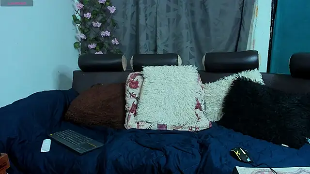 Snapshot of cristofer_988 chatting on 9, 10, 2025 cristofer 988 online show from 9, 10, 2025