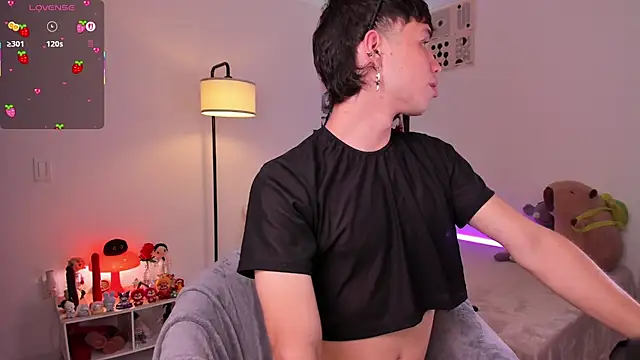 Snapshot of angel_bless19 chatting on 18, 10, 2025 angel bless19 online show from 18, 10, 2025