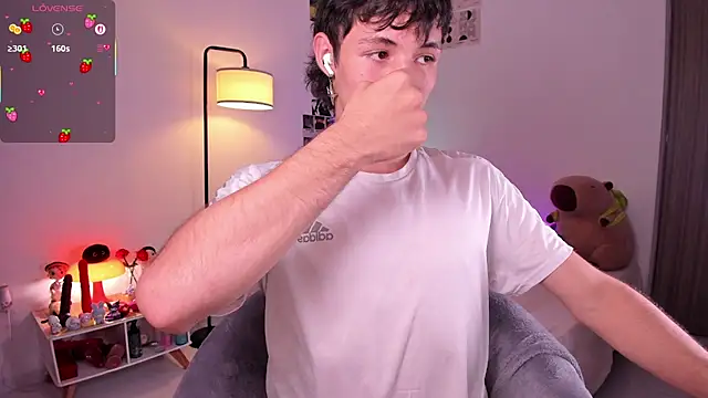 Snapshot of angel_bless19 chatting on 14, 11, 2025 angel bless19 online show from 14, 11, 2025