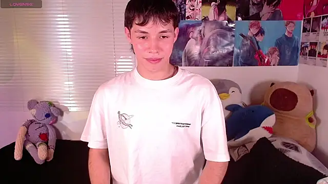 Snapshot of angel_bless19 chatting on 8, 3, 2025 angel bless19 online show from 8, 3, 2025