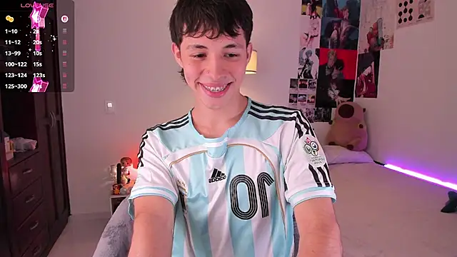 Snapshot of angel_bless19 chatting on 6, 10, 2025 angel bless19 online show from 6, 10, 2025