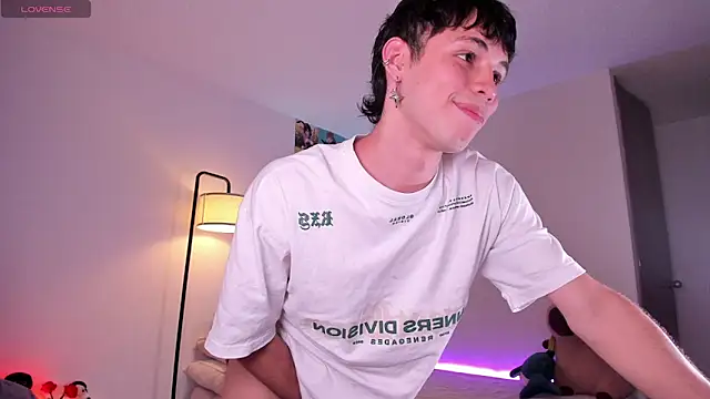 Snapshot of angel_bless19 chatting on 6, 11, 2025 angel bless19 online show from 6, 11, 2025