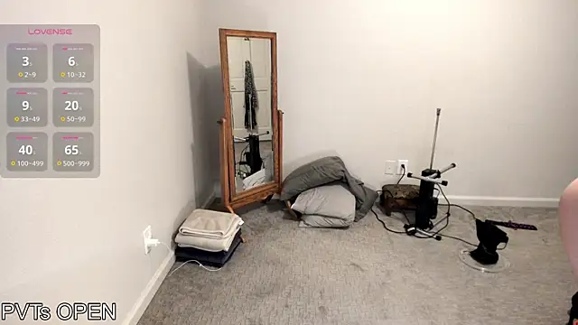 Peaches N Kreme online show from 4, 11, 2025