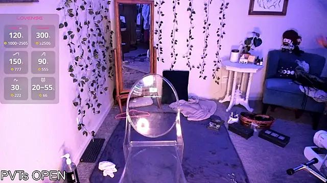 Snapshot of Peaches_N_Kreme chatting on 9, 2, 2026 Peaches N Kreme online show from 9, 2, 2026