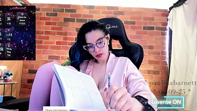 paulinabarnett- online show from 8, 9, 2025