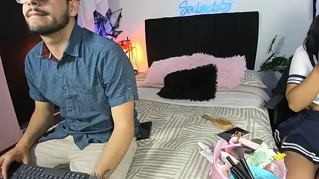 Snapshot of -soulmate-s chatting on 21, 10, 2025 -soulmate-s online show from 21, 10, 2025