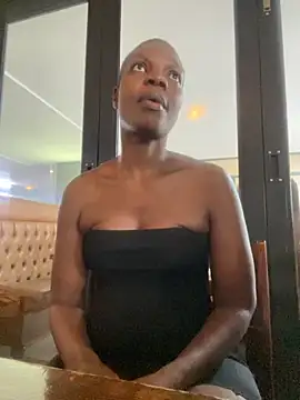 Snapshot of Cocowett chatting on 15, 11, 2025 Cocowett online show from 15, 11, 2025