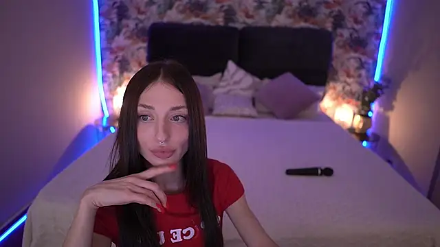 Alice Arwen online show from 6, 11, 2025